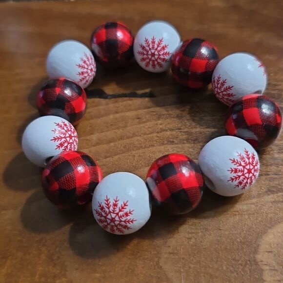 Christmas wooden chunky bead bracelet - Picture 6 of 7